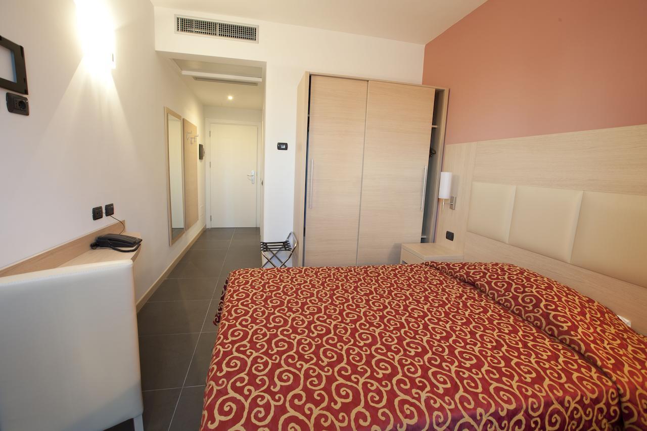Hotel Eridano Sannazzaro de' Burgondi Pokoj fotografie