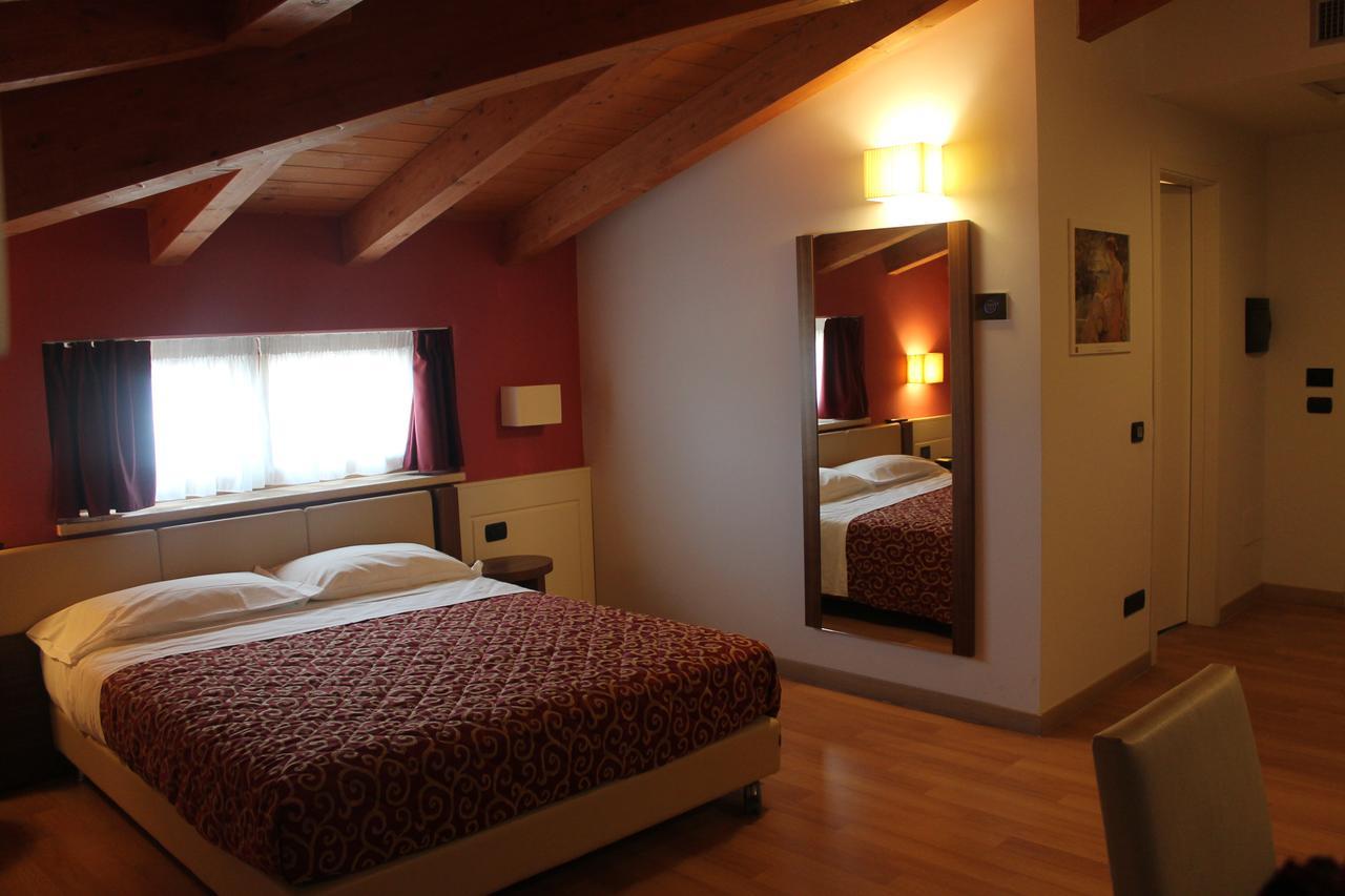 Hotel Eridano Sannazzaro de' Burgondi Exteriér fotografie