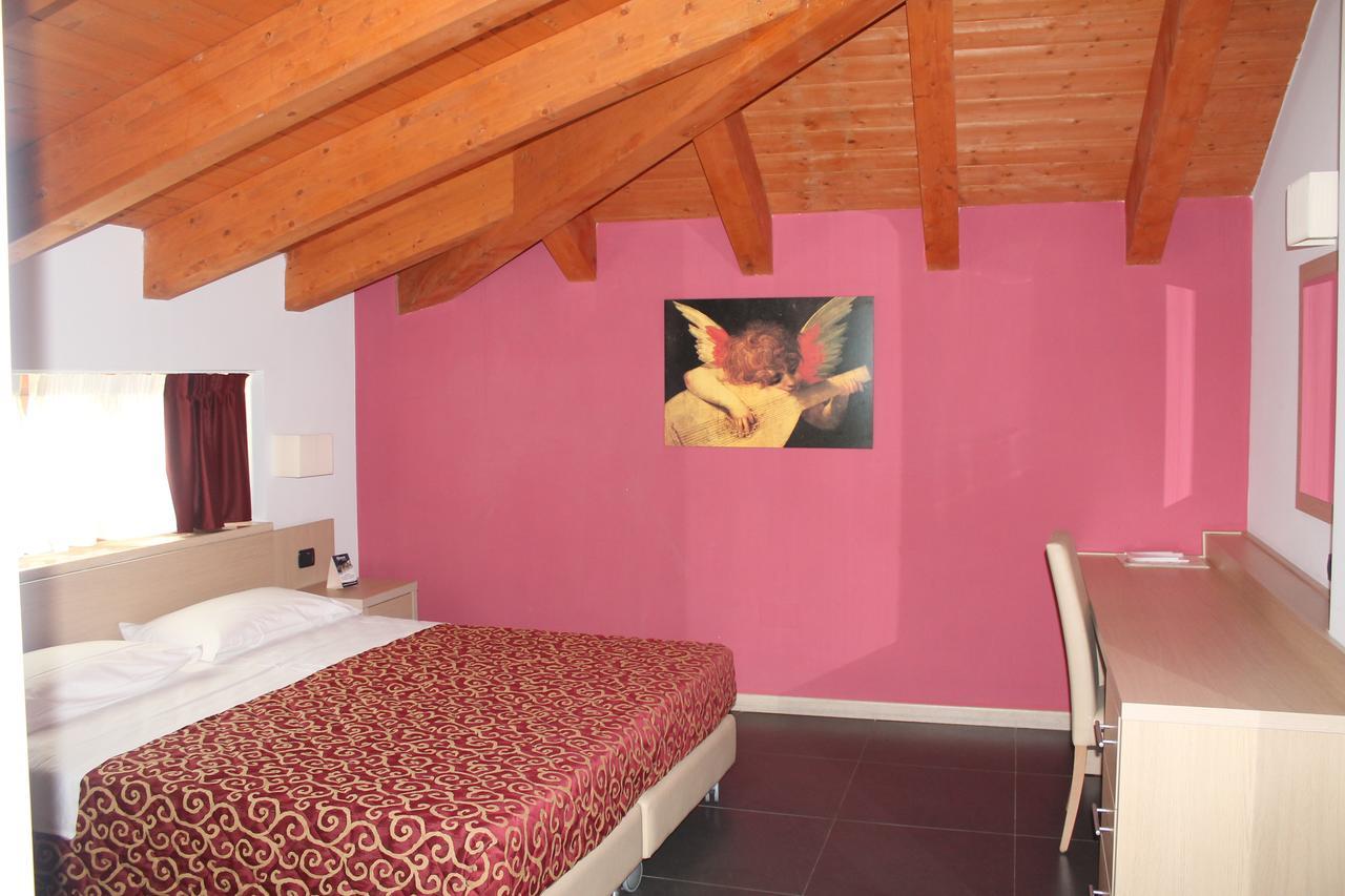 Hotel Eridano Sannazzaro de' Burgondi Exteriér fotografie