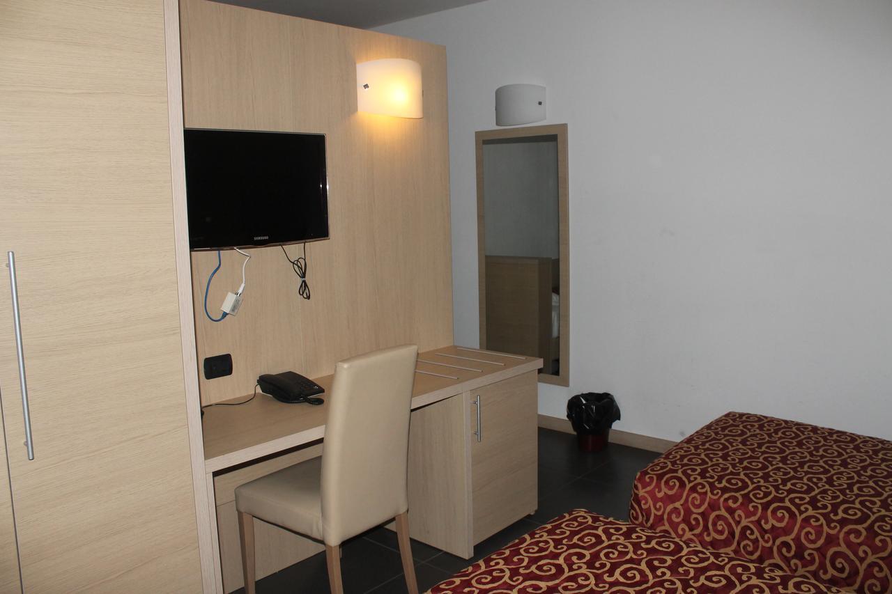 Hotel Eridano Sannazzaro de' Burgondi Pokoj fotografie